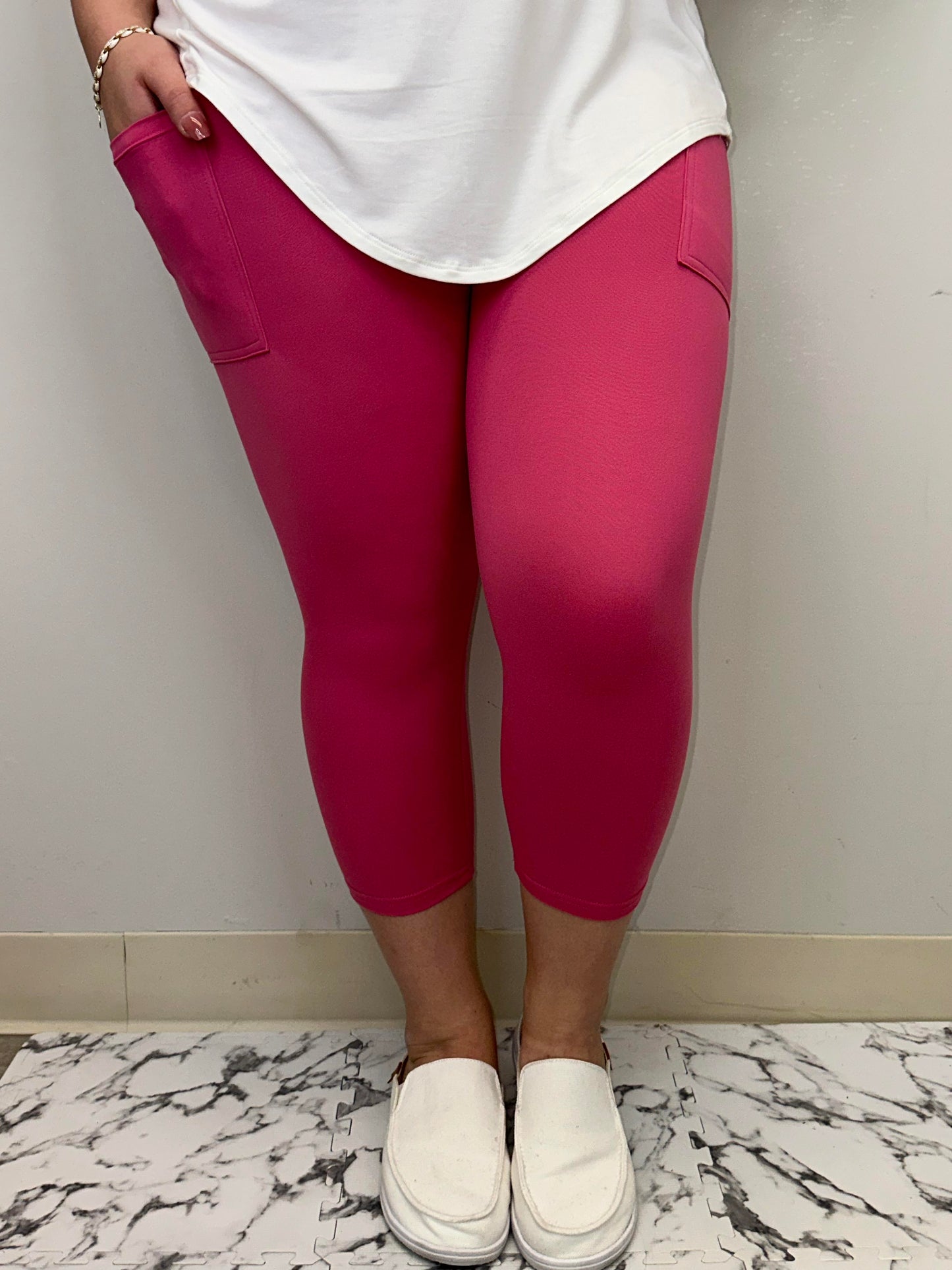 Hot Pink Capri w/ Pockets - Three Bears Boutique