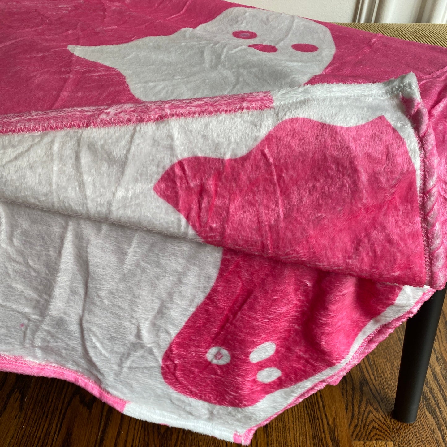 Blanket - Halloween - Double Sided Ghosts Pink & White