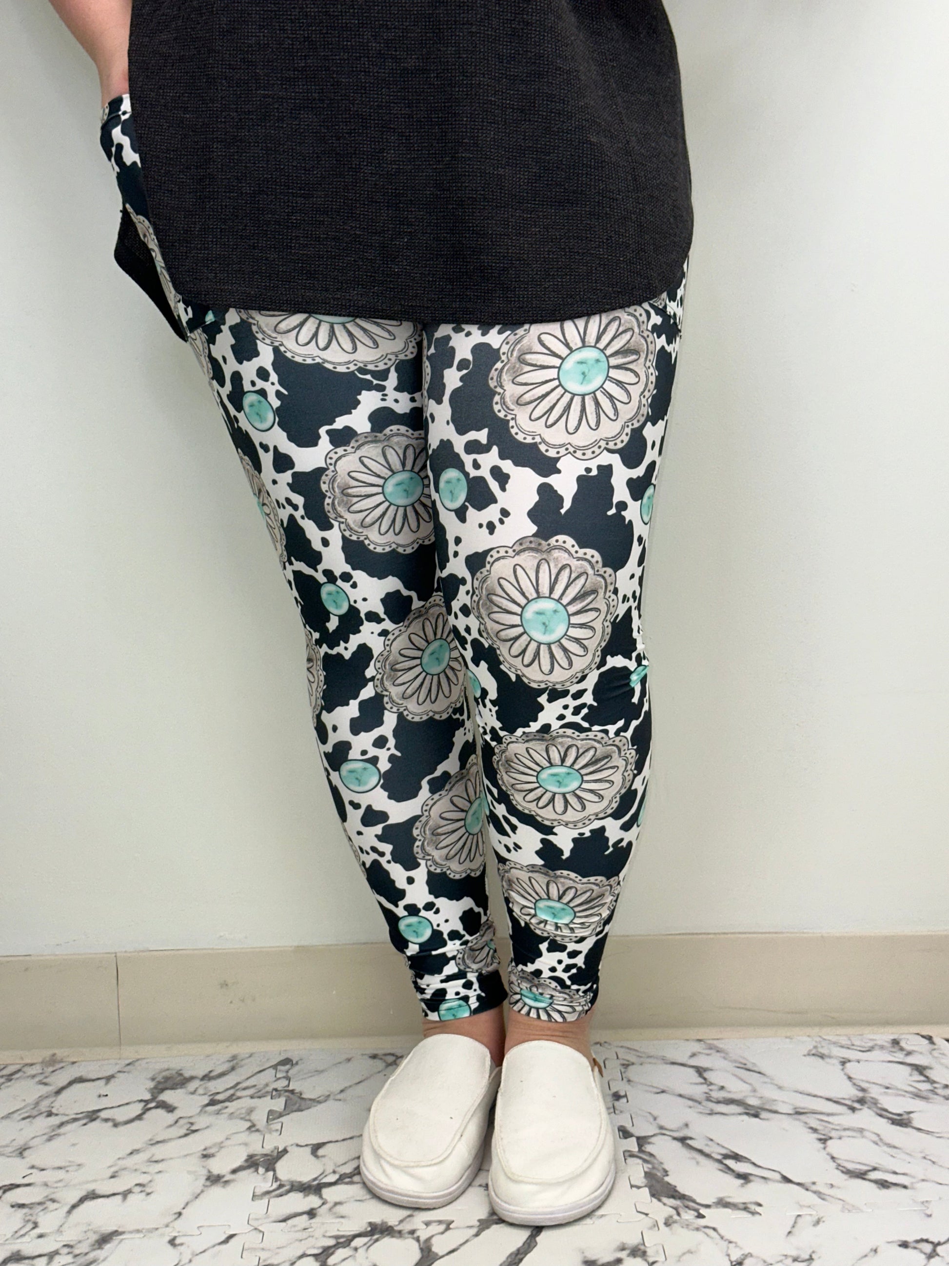 Turquoise Cow Leggings w/ Pockets - Three Bears Boutique
