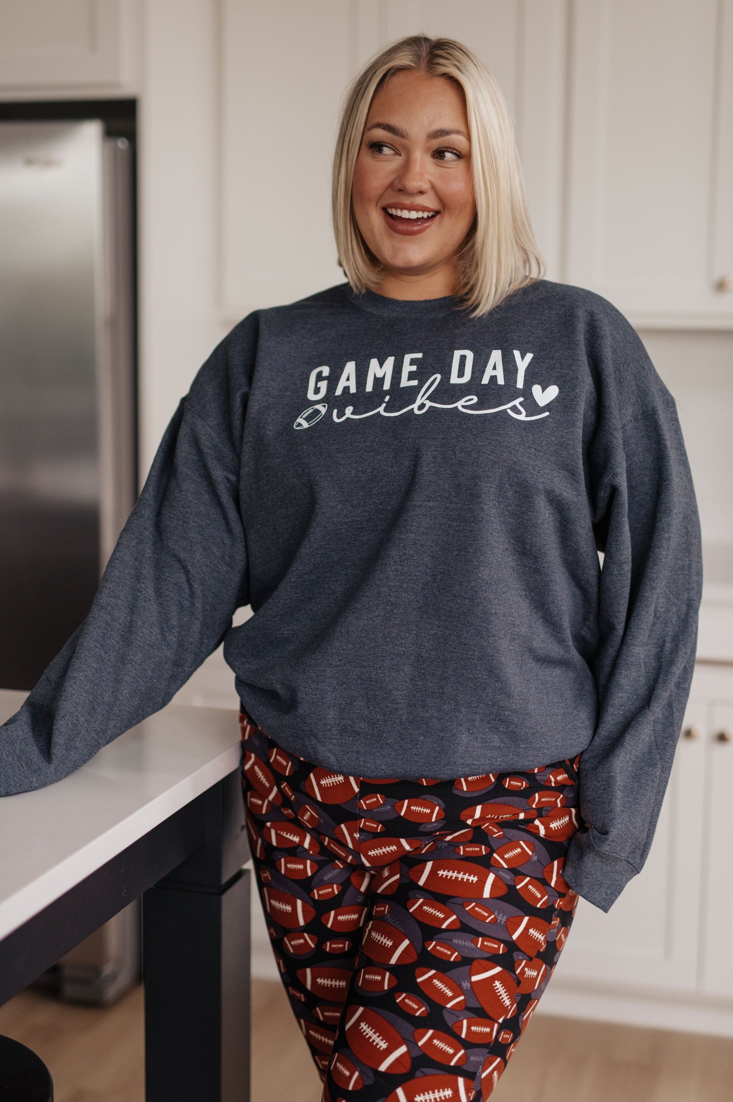 Game Day Vibes Pullover - Three Bears Boutique